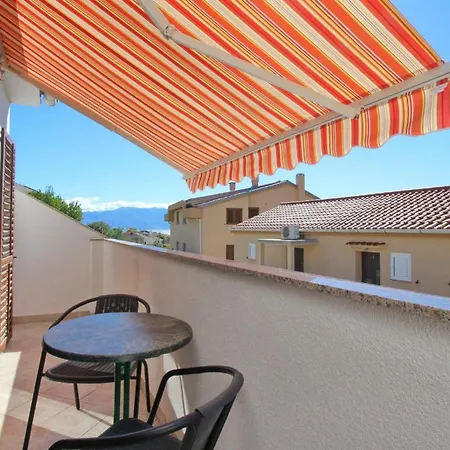 In Mit Eigenem Balkon Baska (Krk)