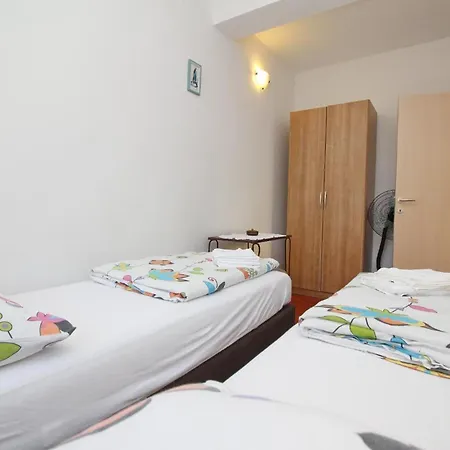 In Mit Eigenem Balkon Apartman Baška
